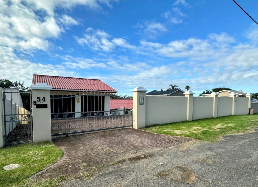 4 Bedroom Property for Sale in Gonubie Eastern Cape